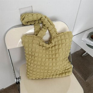 Western-style cloud bubble shoulder bag women 2024 early autumn large capacity pleated bag new underarm bag casual handbag 