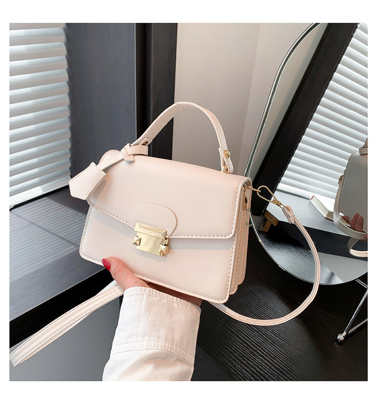 Fashion simple casual shoulder bag women 2024 autumn and winter new style trendy retro small square bag trendy casual messenger bag 