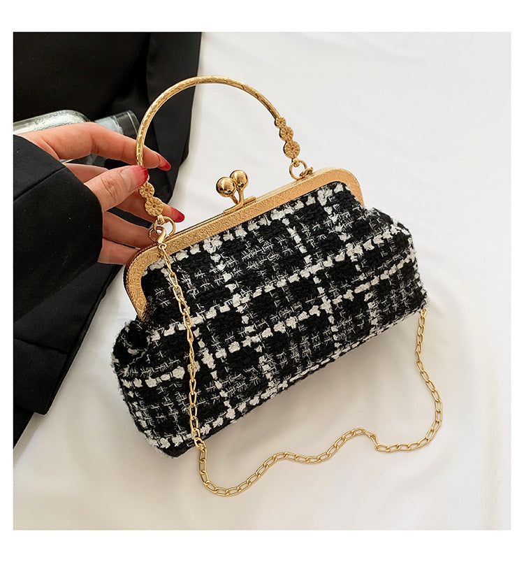 2024 autumn and winter new plaid woven fabric fashion chain trend simple casual shell bag shoulder messenger bag women's bag 