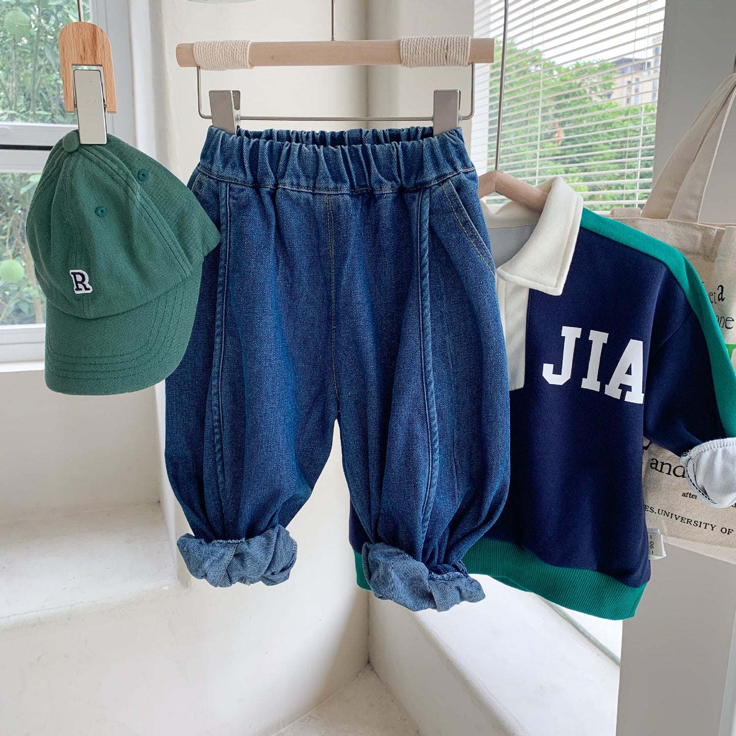 Children's trousers 2023 Bangcheng Spring New Boys and Girls Casual Drawstring Jeans Loose Trousers Trend C0289