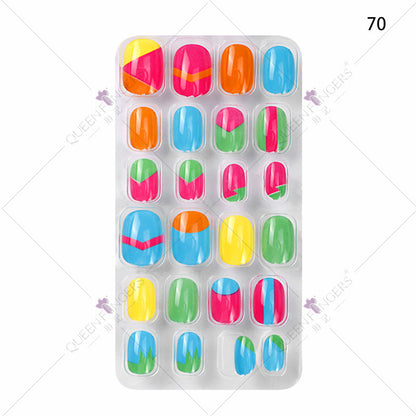 Manicure children's finished nail pieces 24 pieces of adhesive Christmas cartoon bagged wearable color nail pieces nail stickers