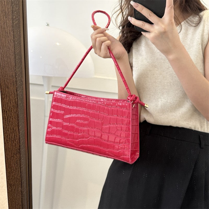 2024 early autumn new patent leather crocodile pattern bag women's bag trendy shoulder messenger bag niche design work commuter bag 