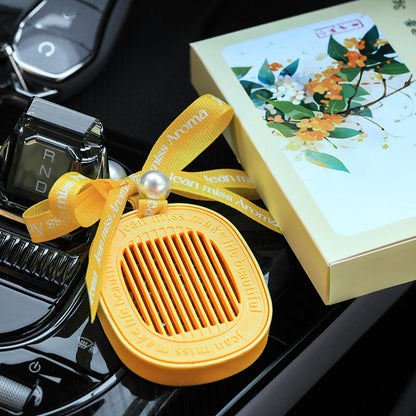 Xiaocheng Yixiang new car aromatherapy lasting fragrance gardenia fragrance osmanthus fragrance pendant car perfume wholesale