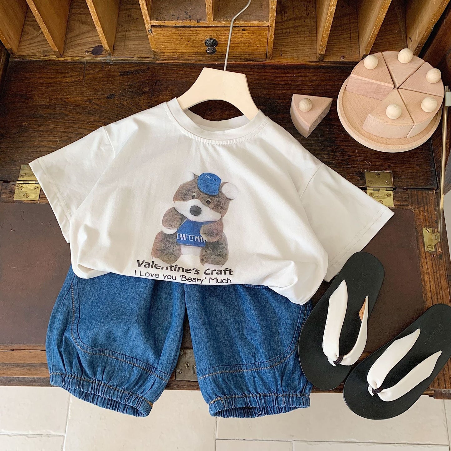 Children's suit Bangcheng 2024 summer boys' clothing two-piece suit bear short sleeve + denim shorts trend G0073