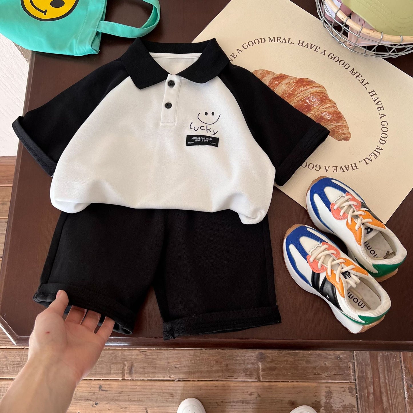 Children's clothing suits 2024 summer new boys cute smiley two-piece children's trendy Polo suits