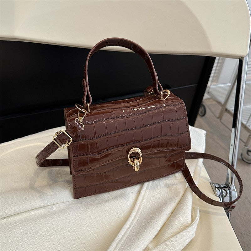 Simple women's bag 2024 early autumn new style fashionable niche high-quality armpit bag trendy and stylish handbag small square bag