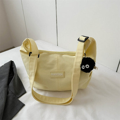 Korean ins large capacity shoulder bag female simple fashion dumpling bag girl student class commuting messenger bag 