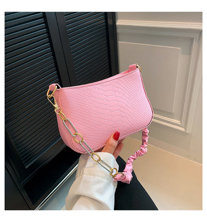 Personalized aesthetic shoulder bag niche trendy messenger bag 2024 autumn new style bag female casual commuting small square bag 