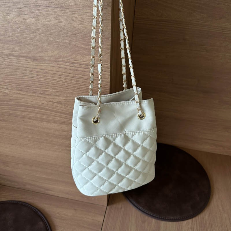 Small fresh and fashionable diamond bucket bag 2024 new style trendy simple and stylish casual bag shoulder bag messenger bag 