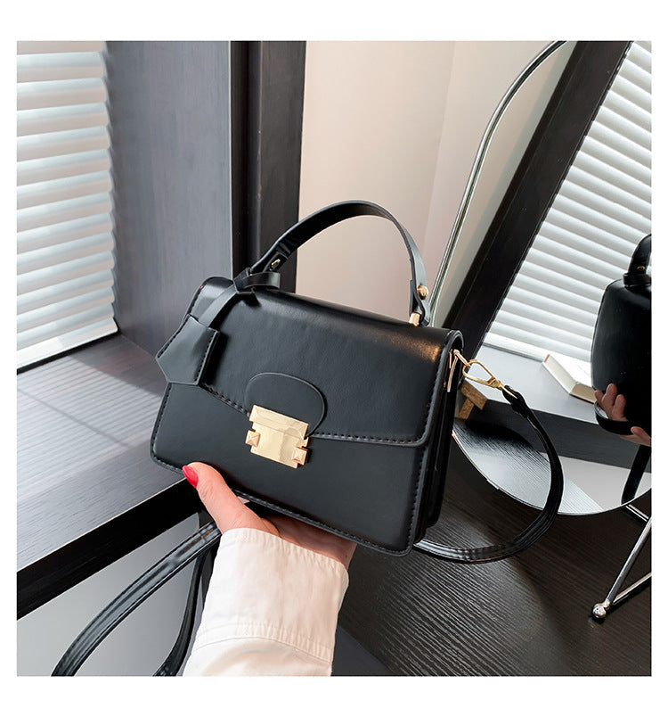 Fashion simple casual shoulder bag women 2024 autumn and winter new style trendy retro small square bag trendy casual messenger bag 