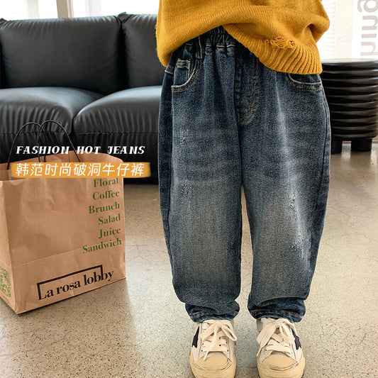 Amo Beibei boy's pants 2024 spring style handsome ripped jeans baby sand washed cotton rogue carrot pants trendy