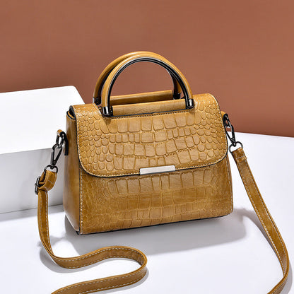 2024 autumn and winter Korean version new trend fashion middle-aged women's bag handbag retro crossbody shoulder small square bag one piece 