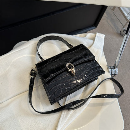 Simple women's bag 2024 early autumn new style fashionable niche high-quality armpit bag trendy and stylish handbag small square bag