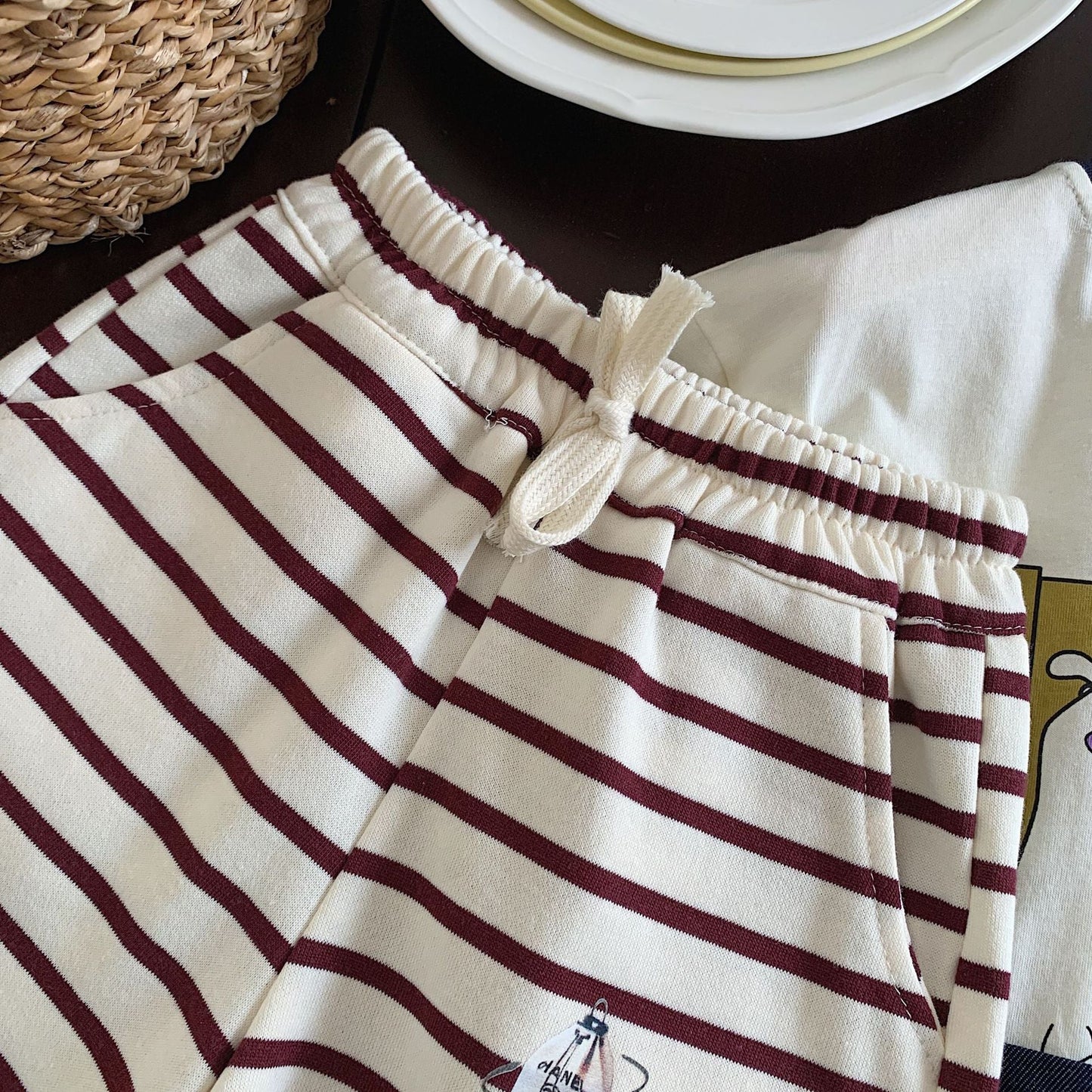 Children's casual pants Bangcheng 2024 summer boys striped shorts children's clothing love print cuffed shorts G0179