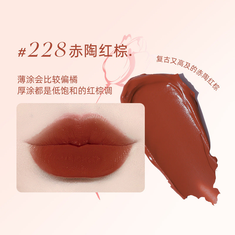 Novo silky pink mist marshmallow lip cream lip glaze has a light and silky texture and is light and colorful, does not stick to the cup and makes the skin whiter for students 