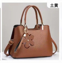 2024 bags for women autumn and winter new trend fashion flower pendant handbags large capacity shoulder crossbody bag 