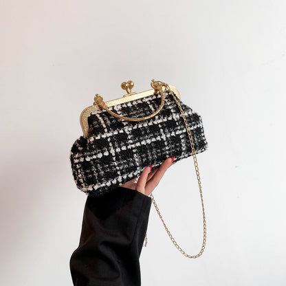 2024 autumn and winter new plaid woven fabric fashion chain trend simple casual shell bag shoulder messenger bag women's bag 