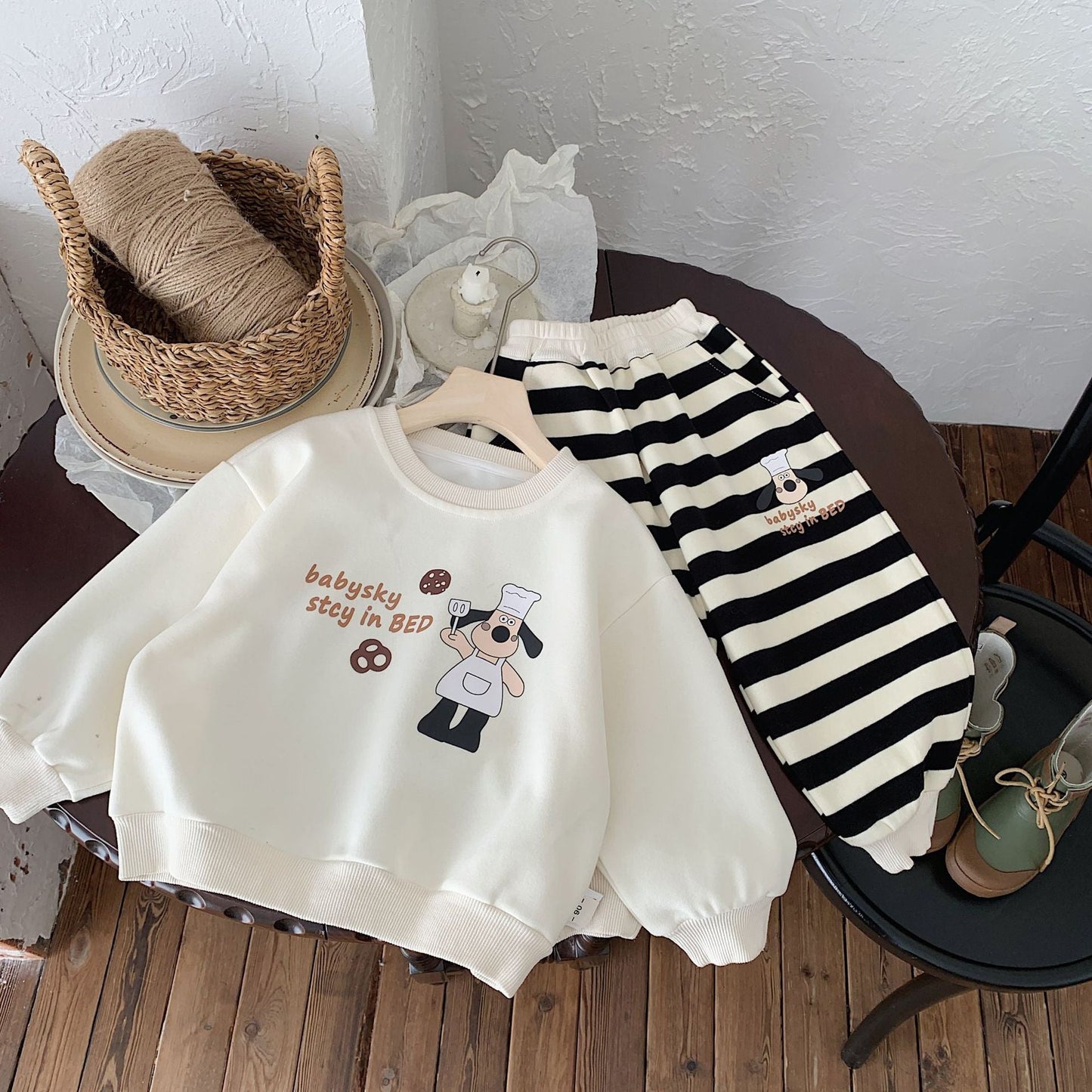 Children's suit Bangcheng 2024 spring new children's clothing cartoon sweatshirt boy striped pants two-piece suit trendy G0050