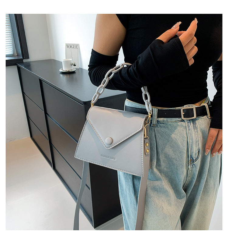 Small fresh shoulder bag 2024 autumn new fashion ins crossbody bag stylish candy color chain small square bag 