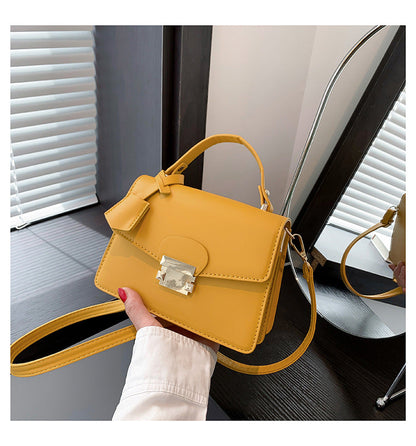 Fashion simple casual shoulder bag women 2024 autumn and winter new style trendy retro small square bag trendy casual messenger bag 