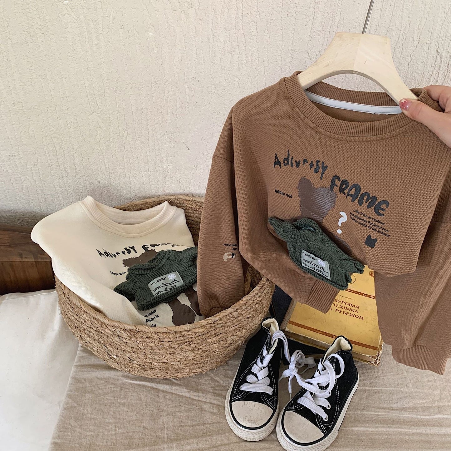 Children's sweatshirt 2024 Bangcheng Spring Korean version boys and girls three-dimensional wool bear sweatshirt baby top F0316