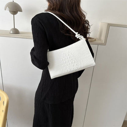 Western-style simple underarm bag women's bag 2024 autumn new fashion trend shoulder bag casual trend small square bag 