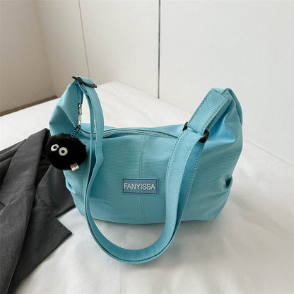 Korean ins large capacity shoulder bag female simple fashion dumpling bag girl student class commuting messenger bag 