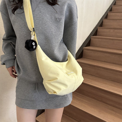 Korean ins large capacity shoulder bag female simple fashion dumpling bag girl student class commuting messenger bag 