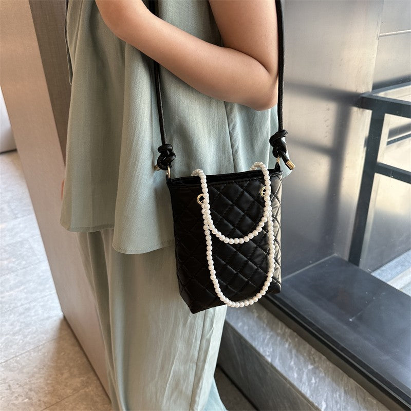 កាបូប Crossbody របស់ស្ត្រី 2024 ម៉ូដ retro ថ្មី កាបូបដាក់ធុងធ្វើដំណើរដែលមានសមត្ថភាពធំ 