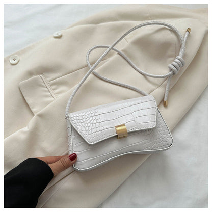 Casual stylish single shoulder bag simple retro underarm bag 2024 early autumn new fashion trend small square bag 