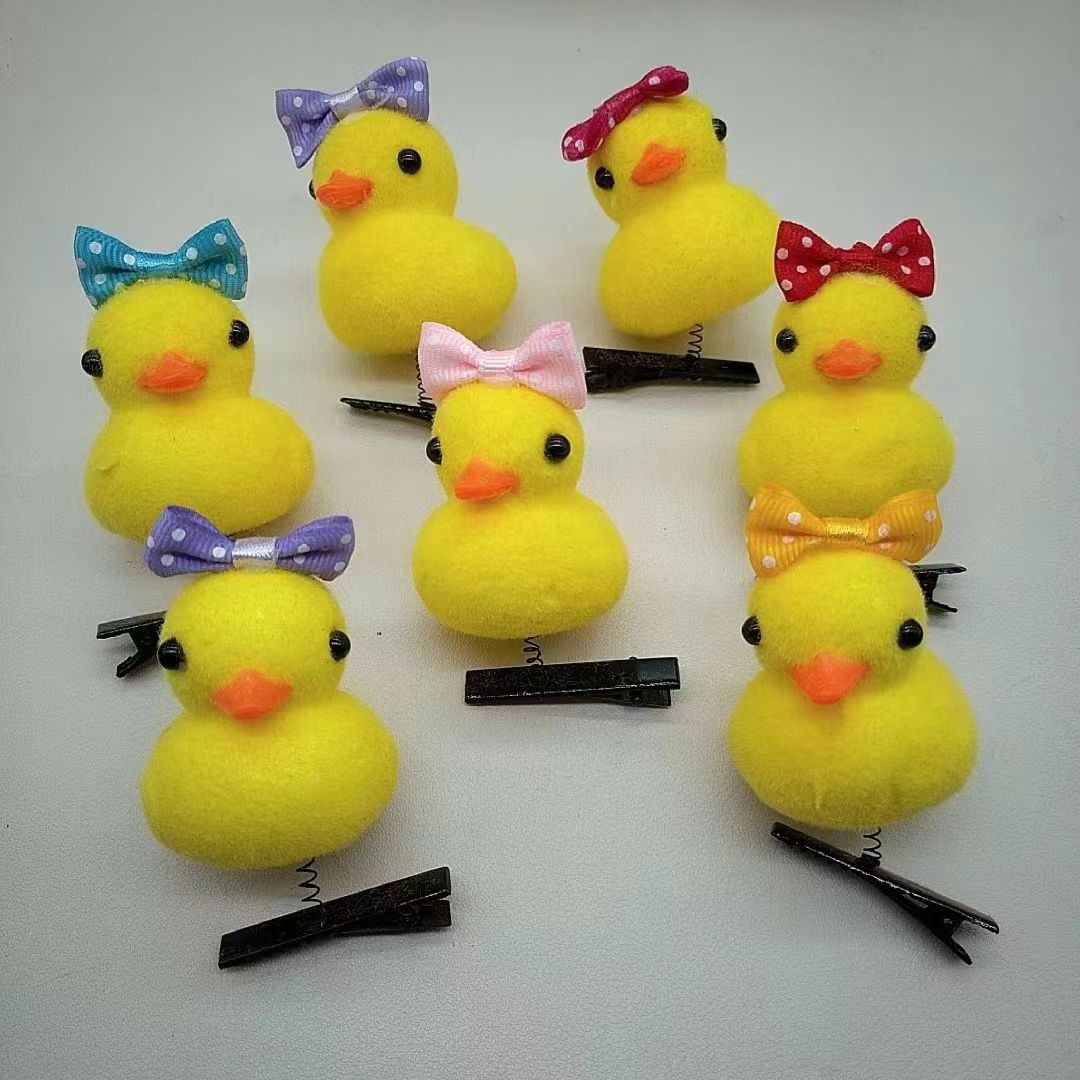 Cute little yellow duck hairpin peach heart hair accessories duck headdress wholesale student girl children's gift small toy