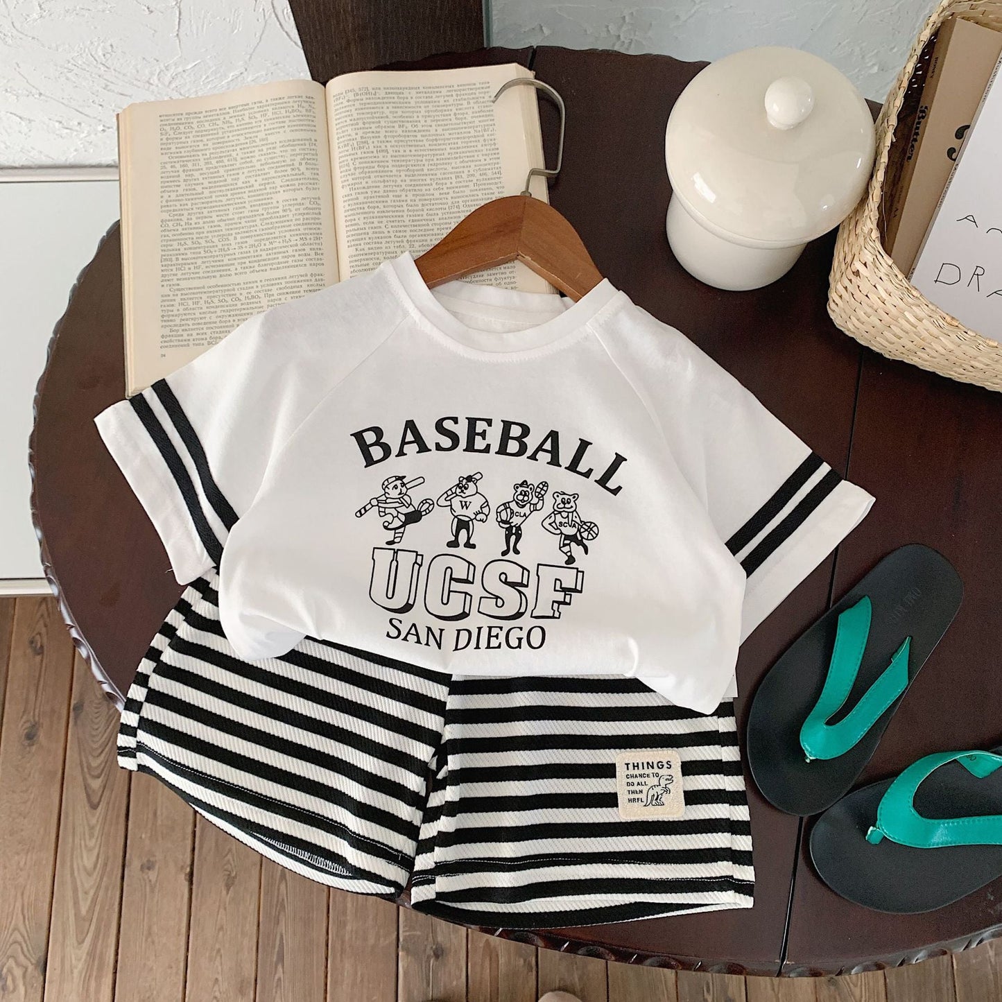 Children's suit Bangcheng 2024 summer boy bear playing baseball cartoon short sleeve + shorts two-piece suit trendy G0225