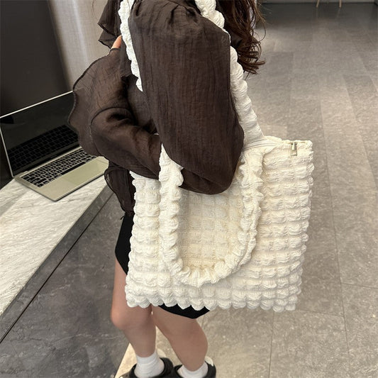 Western-style cloud bubble shoulder bag women 2024 early autumn large capacity pleated bag new underarm bag casual handbag 