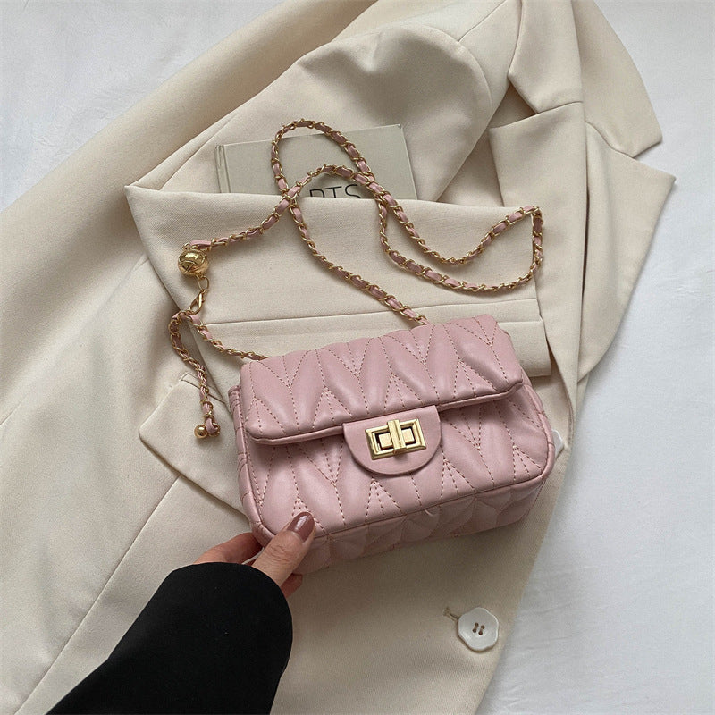 Personalized ins crossbody bag for women 2024 new fashion spring and summer fashion rhombus chain bag foreign style single shoulder small square bag 