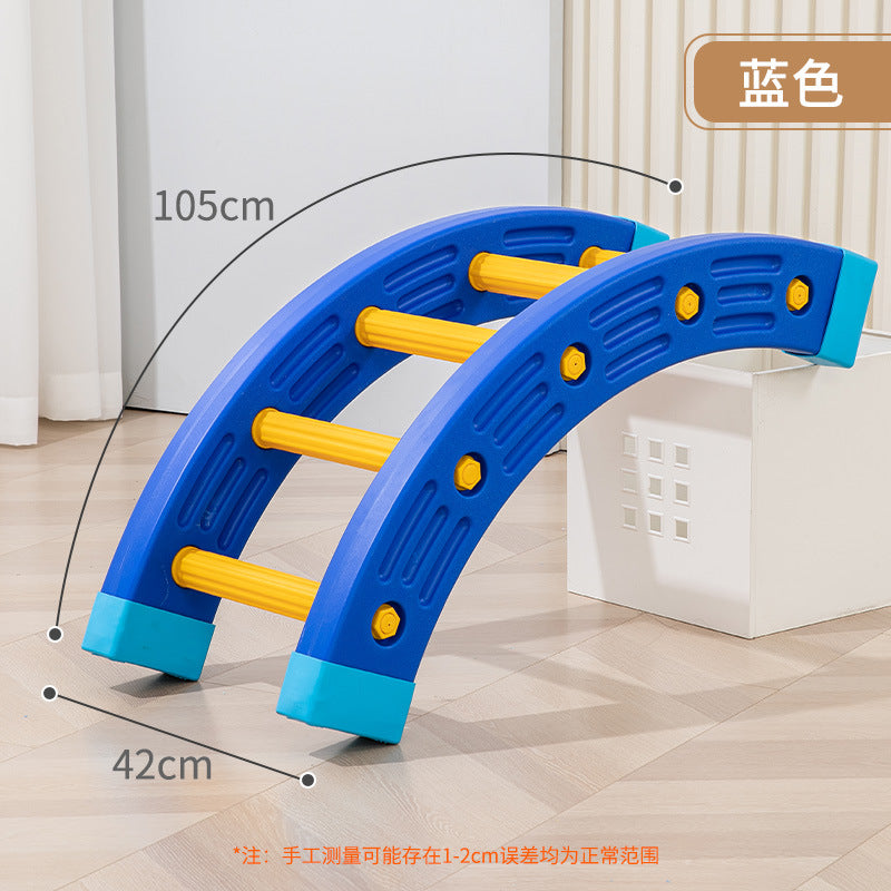 户外感统训练器材幼儿园1/4圆室内家用儿童体智能训练塑料独木桥