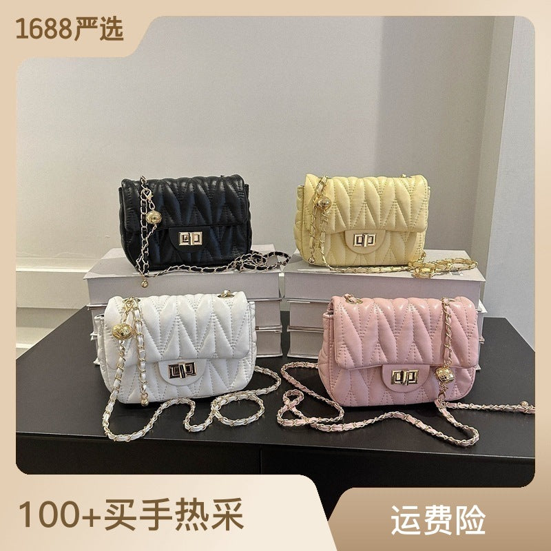 Personalized ins crossbody bag for women 2024 new fashion spring and summer fashion rhombus chain bag foreign style single shoulder small square bag 