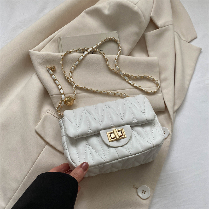 Personalized ins crossbody bag for women 2024 new fashion spring and summer fashion rhombus chain bag foreign style single shoulder small square bag 